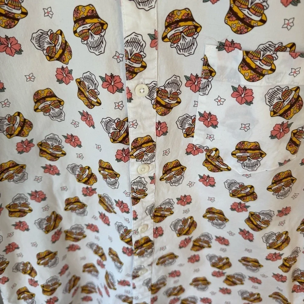 RF Brand Men's Short Sleeve Skull Floral Whimsigoth Button Up Shirt-Size Small